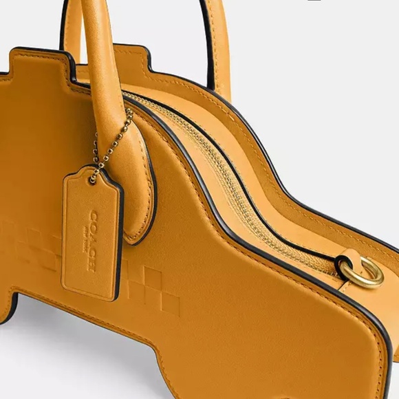 Authentic Coach taxi - Picture 3 of 4